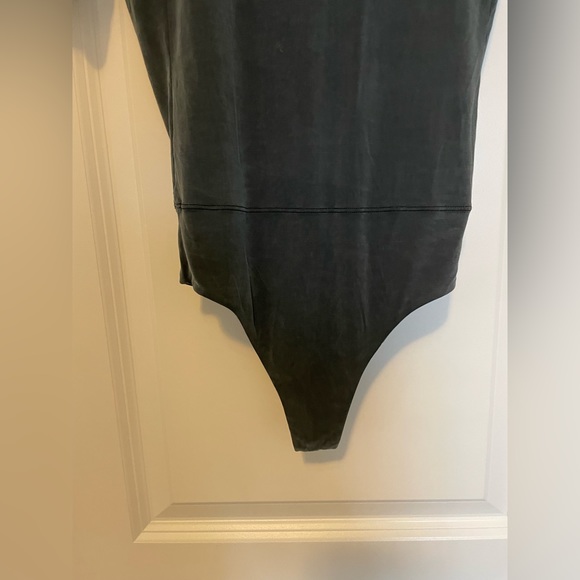 🍋lululemon open back body suit - Picture 4 of 6